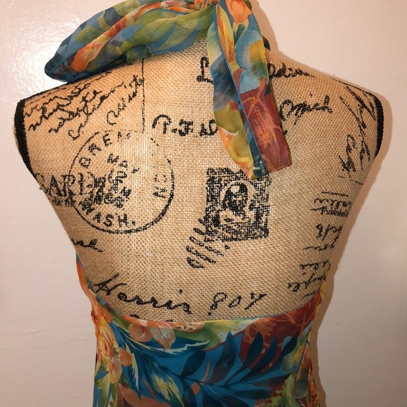 💃Arden B Halter top Floral print - Picture 3 of 8